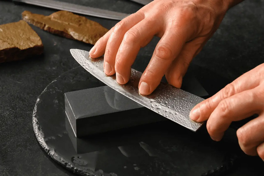 6-Best-Japanese-sharpening-stones-whetstones-for-razor-sharp-knives-1536x864.jpg